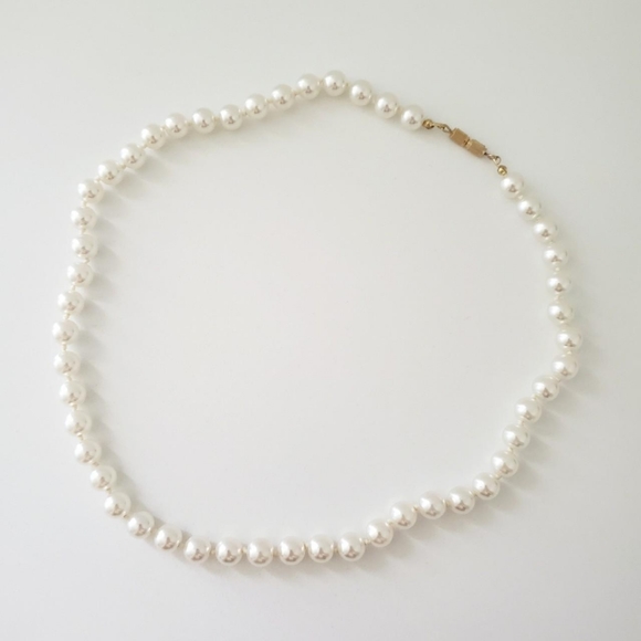 Vintage Faux Pearl Necklace - Picture 1 of 2
